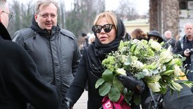Dagmar Havlová na pohřbu Táni Fischerové