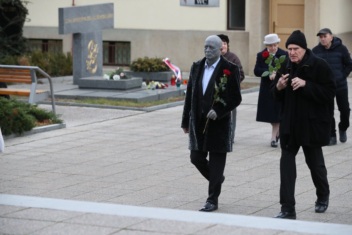 Mezi smutečními hosty byl i další bývalý prezidentský kandidát Vladimír Franz