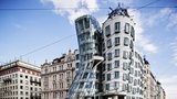 Tančící dům v Praze rozšíří své služby: Bude v něm hotel