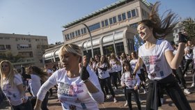 Lidé v Praze tančili proti násilí na ženách. (ilustrační foto)