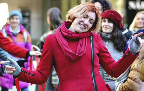 Pražané oslavili Valentýn netradičně: V centru metropole tančili proti násilí na ženách