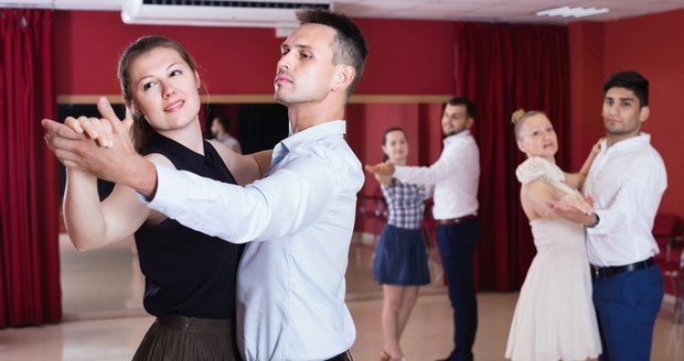 Taneční kurzy začínají na přelomu září a října.