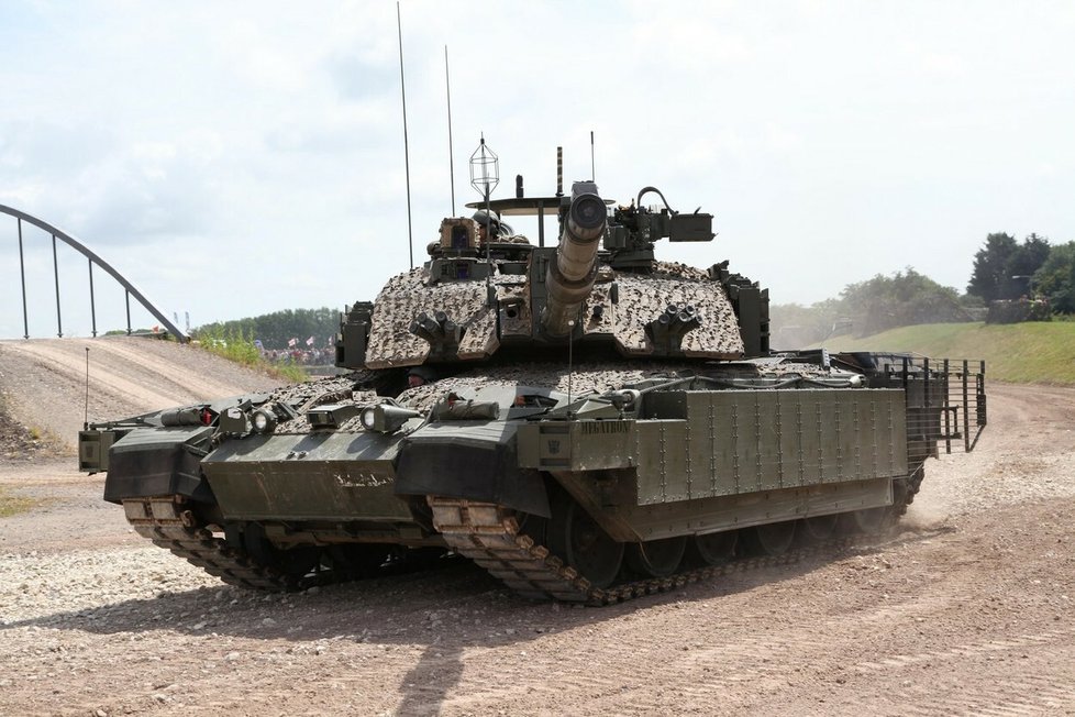 Britský tank Challenger 2