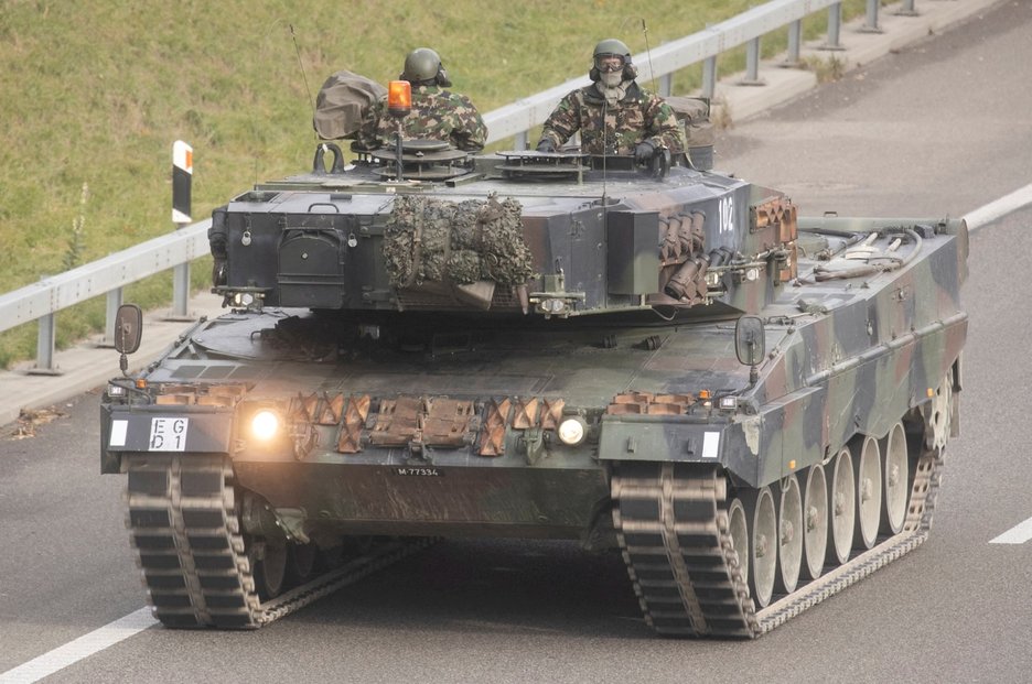 Německo uvolnilo cestu tankům Leopard 2 na Ukrajinu.