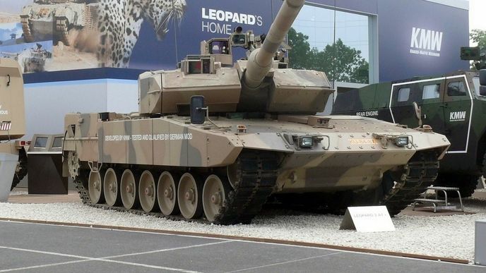 Tank Leopard ve verzi 2A7+ na výstavě Eurostatori. Tyto obrněnce už nakupuje například Maďarsko.