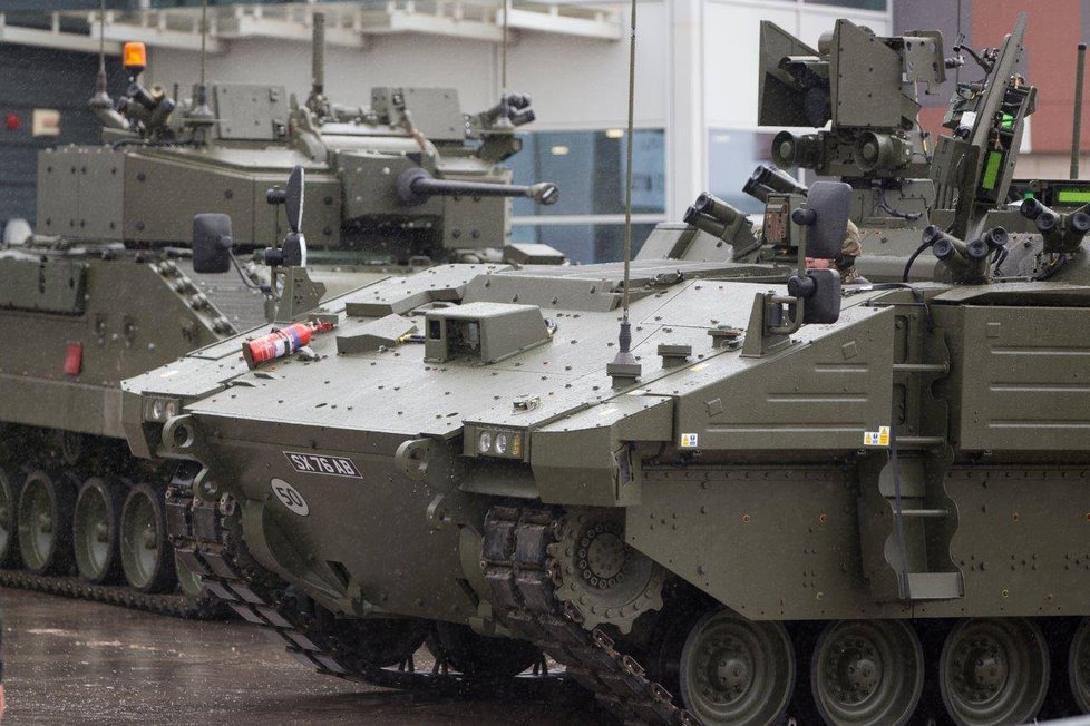Prezentace tanku/transportéru Ajax.