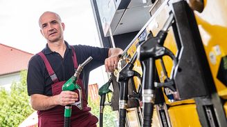 Ceny benzinu a nafty klesnou na čtyřicet korun za litr do konce roku, věří Ondra z Tank ONO