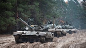 Zajatý ruský tank T-72 u Černihivu