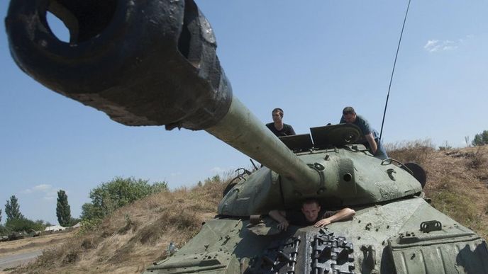 Tank ukrajinské armády u Doněcku Tank ukrajinské armády u Doněcku
