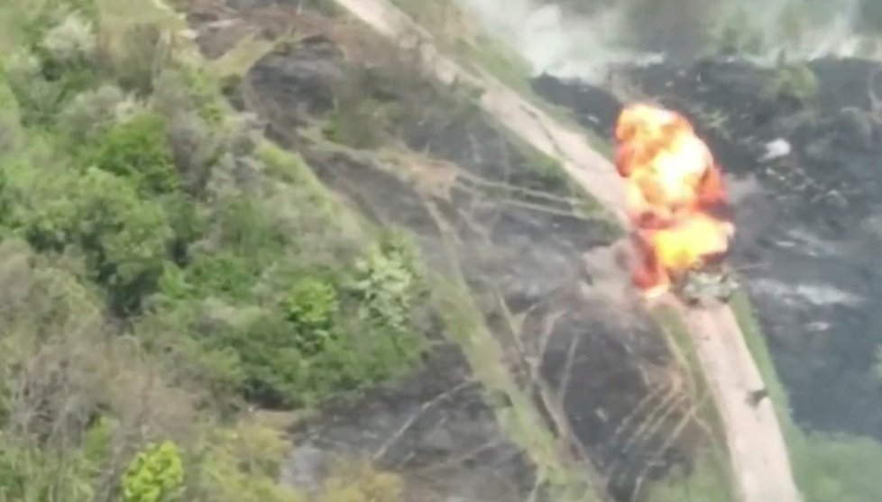 Válka na Ukrajině: Video zachytilo výbuch ruského tanku. (10. 5. 2022)