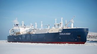 Ruský tanker proplul jako první Severním ledovým oceánem bez pomoci ledoborce