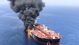 Dva ropné tankery v Ománském zálivu se staly terčem útoku