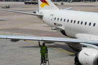 Pravda o nedostatku leteckého paliva: Česko má výjimečnou pozici, hlavní strašák je jiný