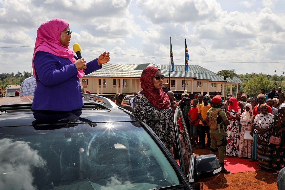 V čele Tanzanie stane do roku 2025 dosavadní viceprezidentka Samia Suluhuová Hassanová (19. 3. 2021)