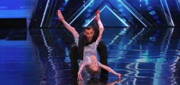 Loni se Tao dokonce zúčastnila soutěže America´s Got Talent a vysloužila si bouřlivé ovace poroty i publika.