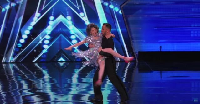 Loni se Tao dokonce zúčastnila soutěže America´s Got Talent a vysloužila si bouřlivé ovace poroty i publika.