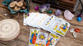 Tarotskop na leden: Panny mohou otěhotnět, Kozorozi zbohatnou a Váhy budou mít plnou hlavu starostí.