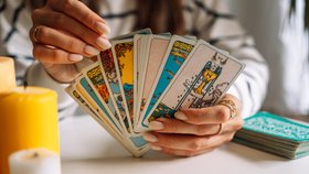 Tarotskop na prosinec: Berany čeká velké drama, Vodnáře zase změny a Ryby najdou osudovou lásku.