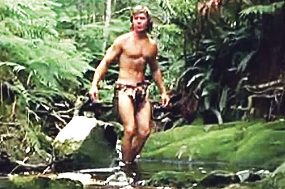 Novodobý Tarzan žije stále v africkém pralese a čeká, kdy si ho všimne Hollywood.