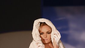Taťána Kuchařová zazářila na mole v modelech od Liběny Rochové