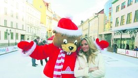 Miss World 2006 Taťána Kuchařová se zklouzla s plyšovým bobrem