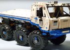 Tatra 813 8x8 ze stavebnice Lego si v terénu poradí jako skutečný náklaďák 