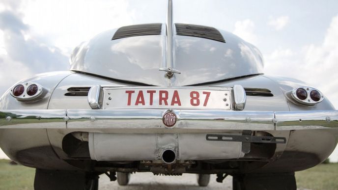 Tatra 87