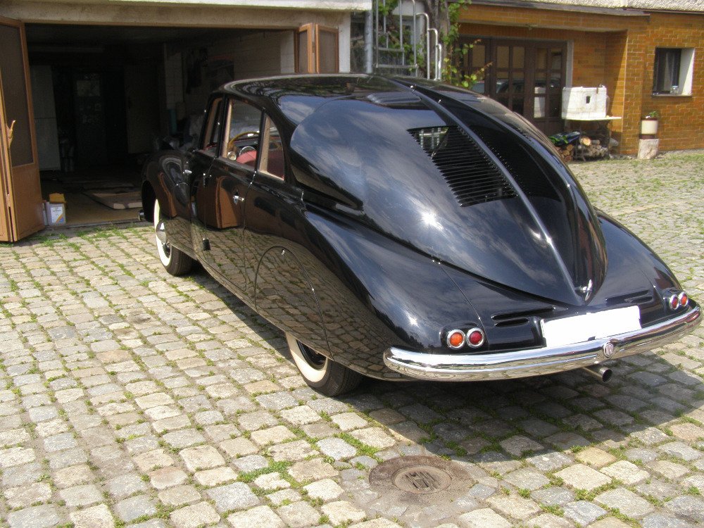 Tatra 87