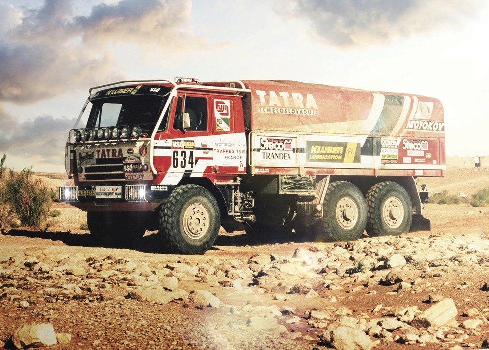 1986: Takto vypadala závodní tatra v roce 1986 při Rallye Dakar v afrických terénech.