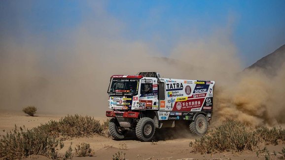 Po 5. etapě Dakaru: Podmol zachraňoval soupeře