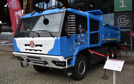 Poprvé měla veřejnost možnost obdivovat vůz Tatra Force e-Drive na vodíkový pohon včera v Ostravě.
