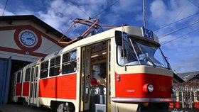 Slavnostní uvedení tramvaje Tatra K2 do provozu