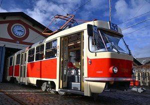 Slavnostní uvedení tramvaje Tatra K2 do provozu