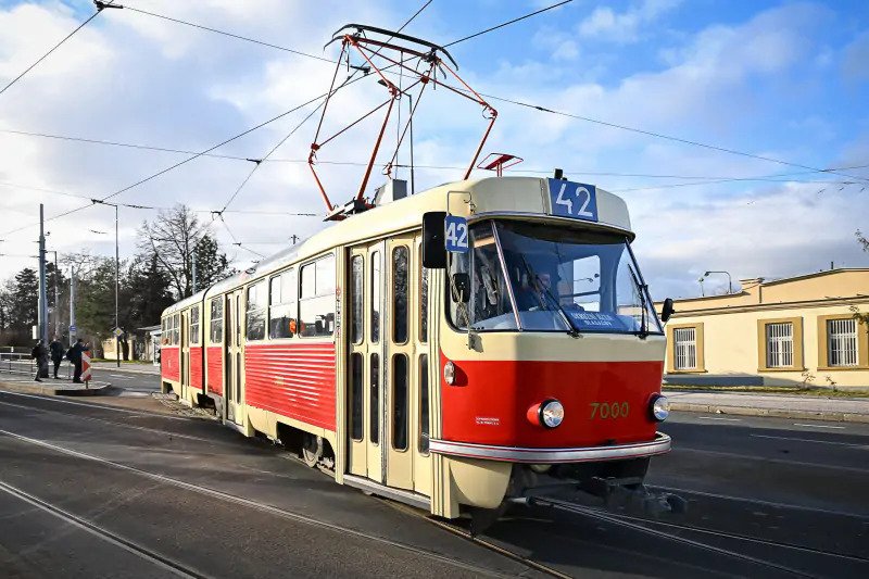 Slavnostní uvedení tramvaje Tatra K2 do provozu