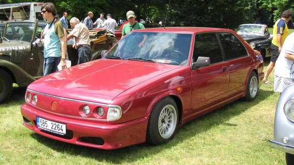 Poslechněte si, jak naštvaně zněla Tatra 700 GT, český supersedan s výkonem přes 400 koní