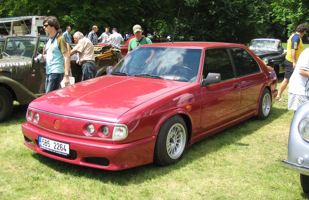 Tatra 700 GT