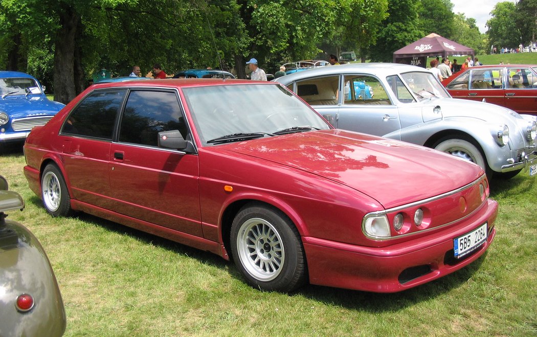 Tatra 700 GT