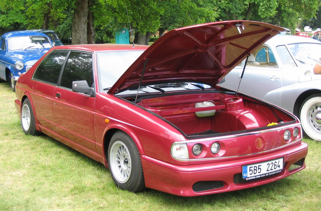 Tatra 700 GT