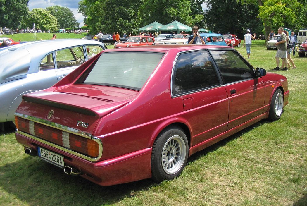 Tatra 700 GT