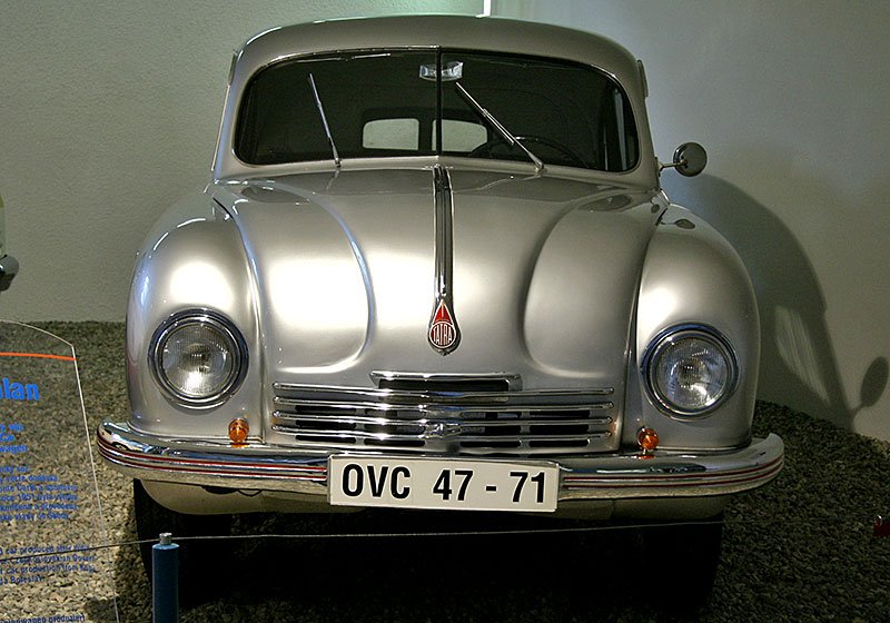 Tatra 600