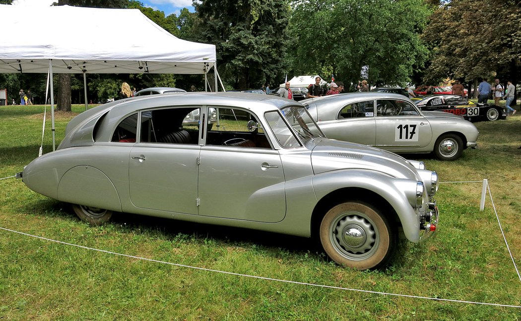 Tatra 600