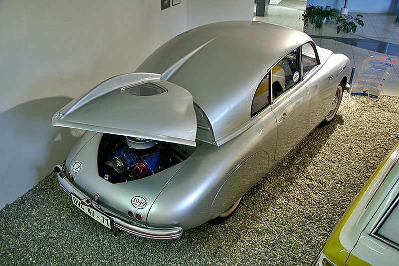 Tatra 600