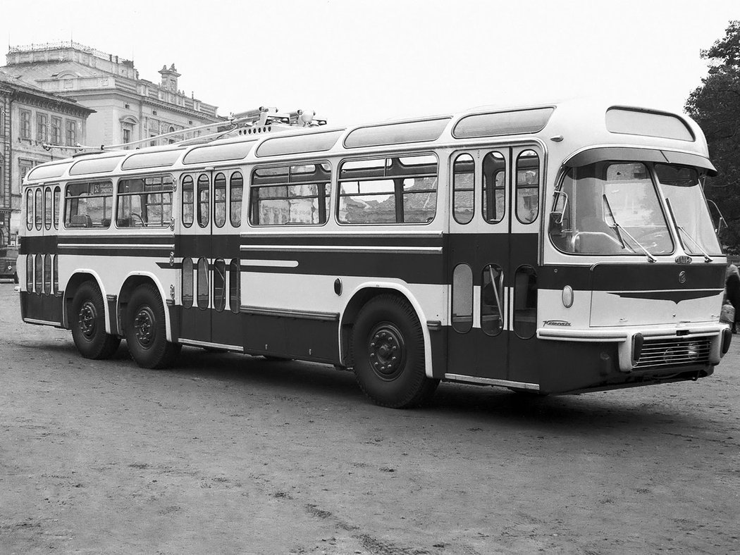 Tatra 401