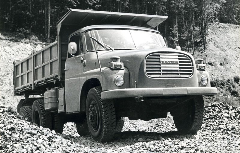 Tatra 148