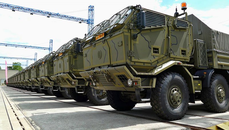 Tatra dodala nová nákladní vozidla pro Armádu České republiky