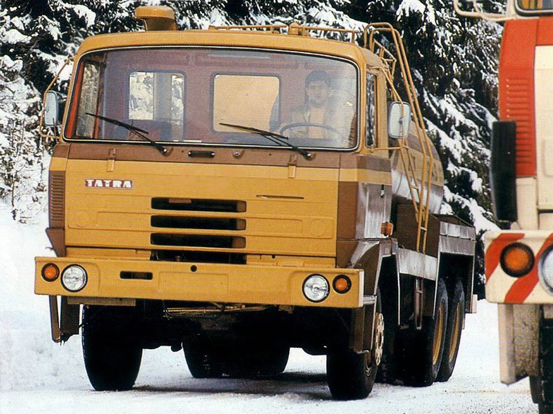 Tatra 815