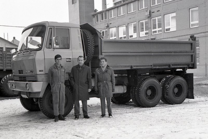 Tatra Trucks rekapituluje historii kopřivnické automobilky v nové knize