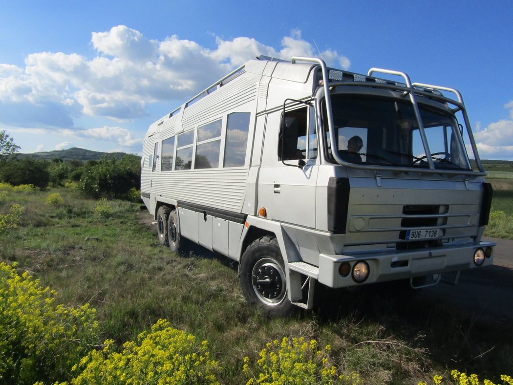 Tatra 815 Safaribus 6x6