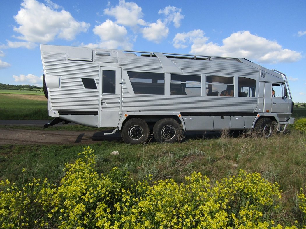 Tatra 815 Safaribus 6x6