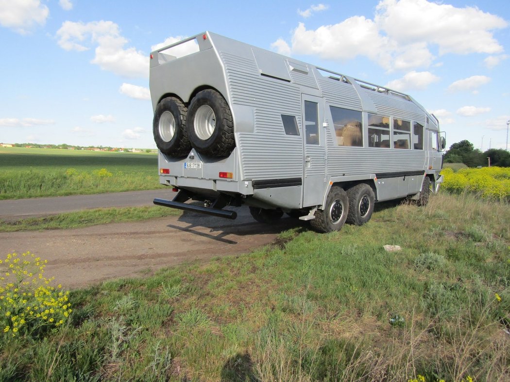 Tatra 815 Safaribus 6x6